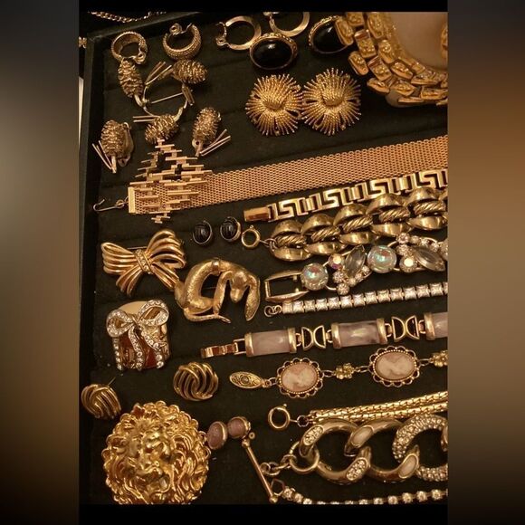 1/2 Lb Vtg 2 Now Estate Costume Jewelry Lot~ Signed All Wearable crafts junk - Picture 4 of 13